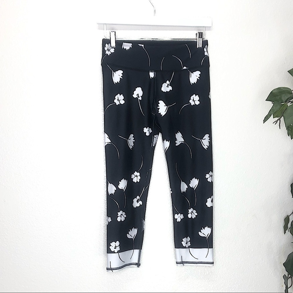 Fabletics Floral Cropped Leggings